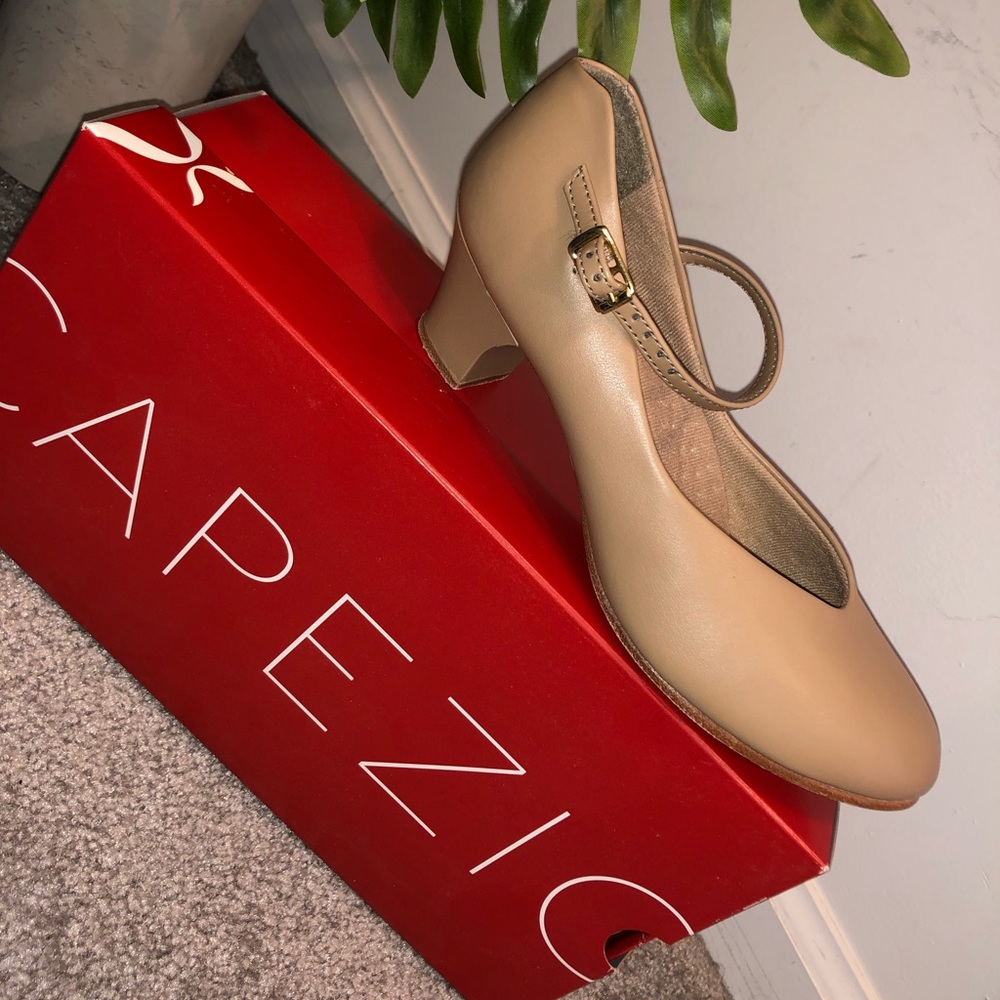 Capeizo handmade beige (choir/dance/tap) shoes